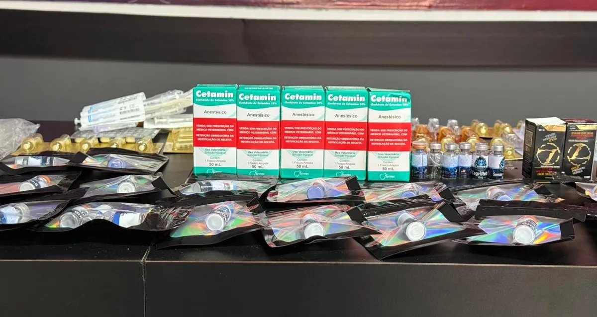Produtos de emagrecimento sem autorização no Brasil são apreendidos em apartamento no Farol, em Maceió