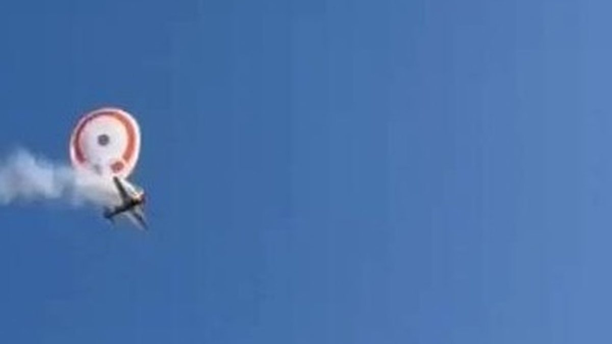 Avião monomotor cai e pega fogo em área de mata em MG; piloto escapa sem ferimentos