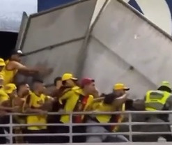 Confusão entre torcedores do Sport e polícia é registrada após jogo em Maceió