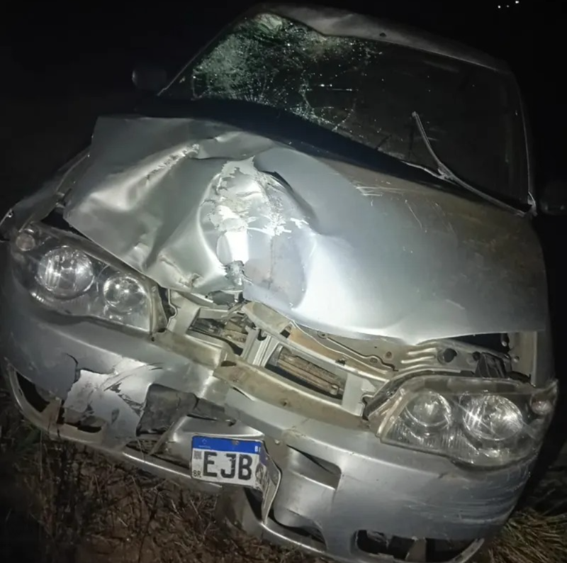 Motociclista morre e mulher fica gravemente ferida após colisão frontal em Anadia