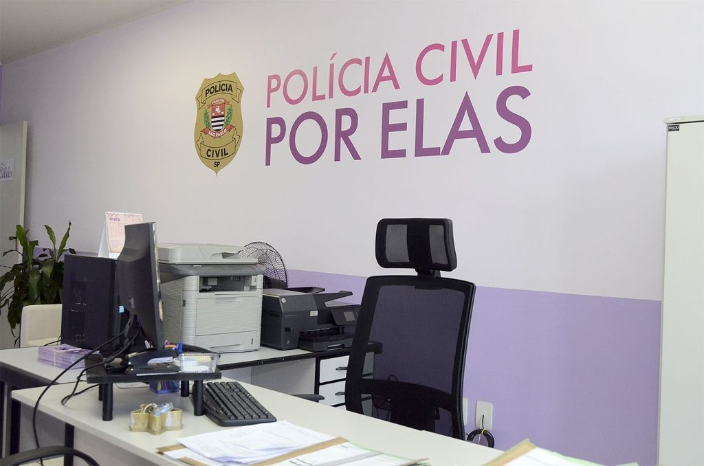 Mulher denuncia mãe por tentativa de agressão com faca em Rio Largo