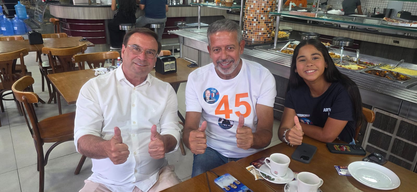 Após votar em Maceió, Arthur Lira segue para Arapiraca e recebe elogios de Luciano Barbosa