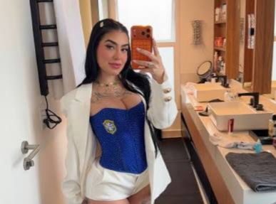 MC Mirella relata ataques após expor posicionamento político