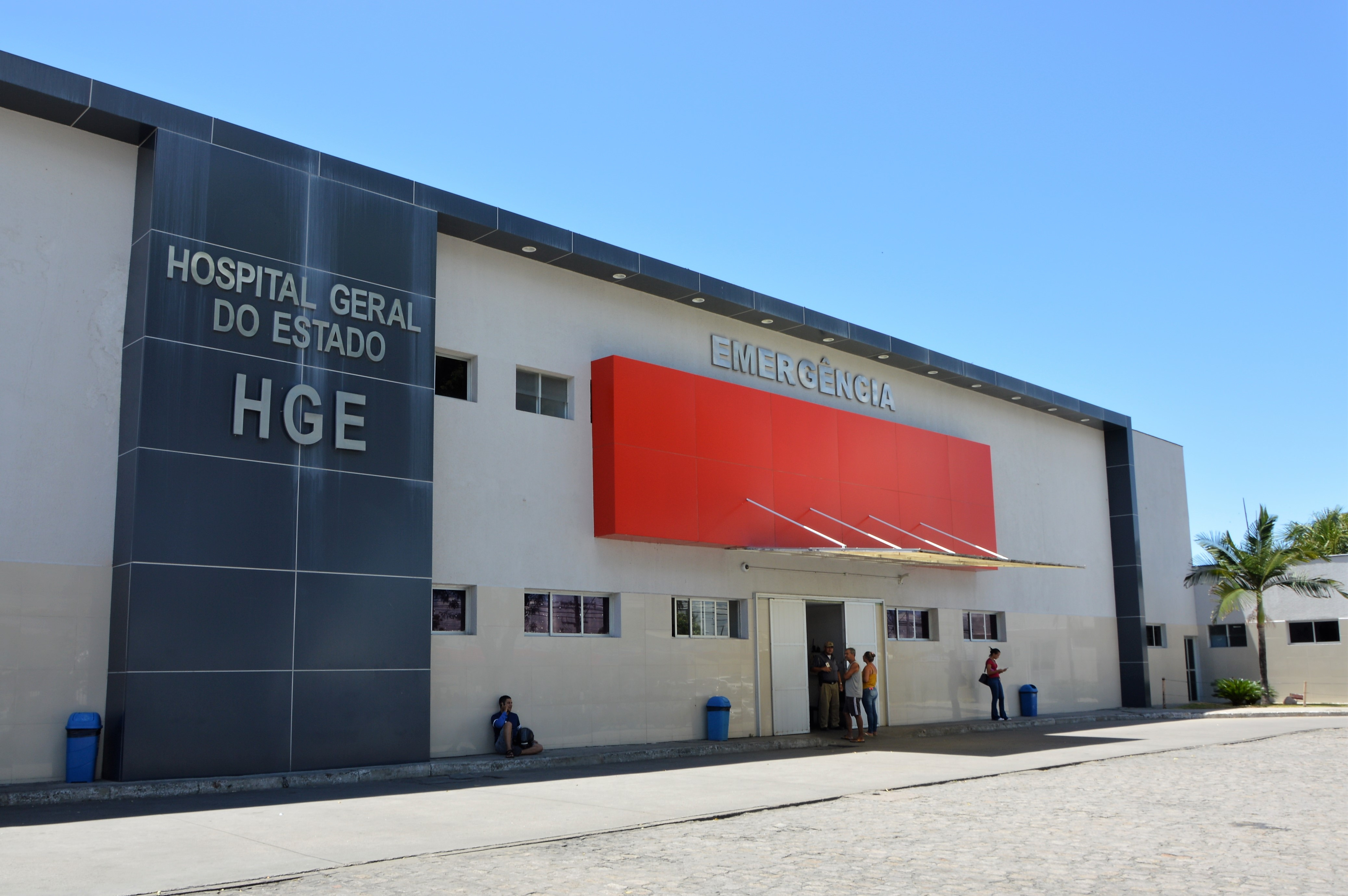 Quatro homens são baleados durante confronto entre torcidas em Maceió
