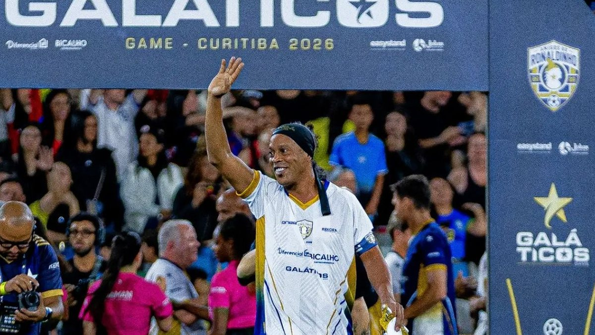 Ronaldinho Gaúcho anuncia volta aos gramados pelo italiano Ravenna