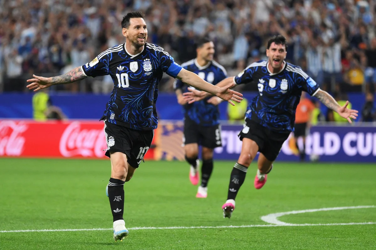 Fifa atende pedido da Argentina e seleção usará uniforme histórico contra a Inglaterra