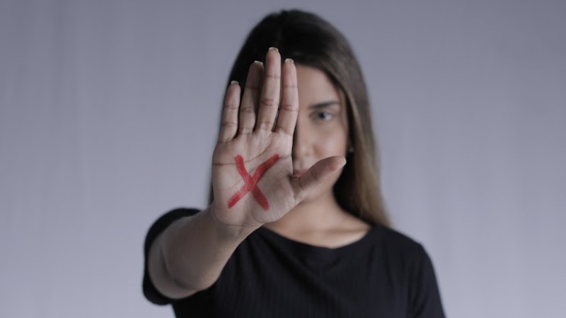 Mulheres sob medida protetiva poderão ser avisadas quando agressor se aproximar