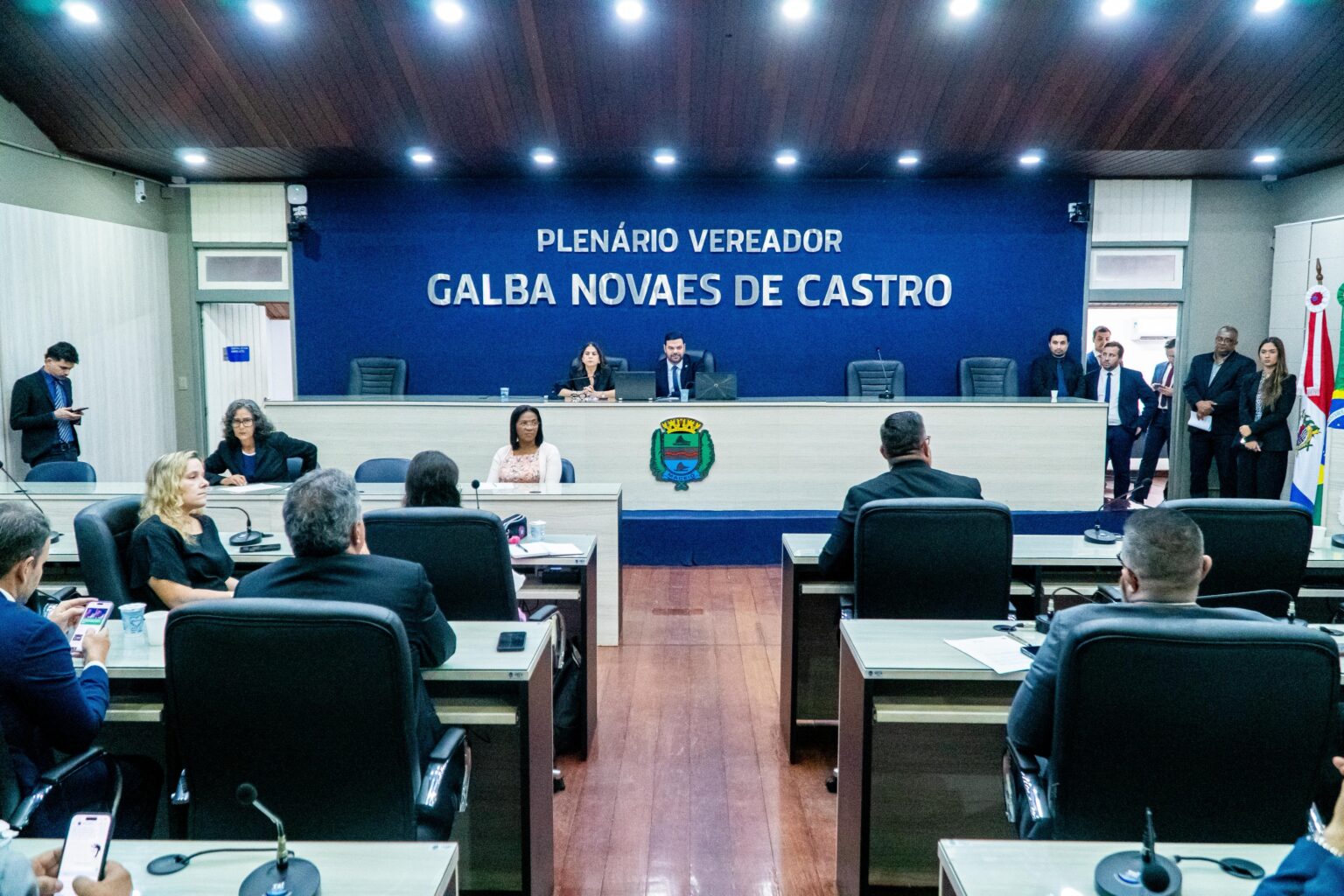 Vereadores retornam às sessões presenciais no plenário da Câmara nesta terça-feira (23)