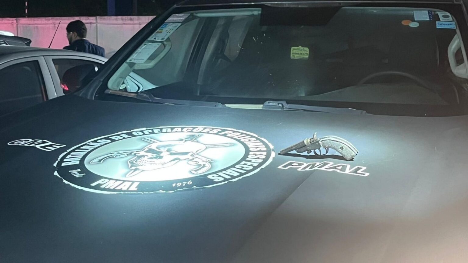 PM prende suspeitos e apreende armas e entorpecentes em Maceió