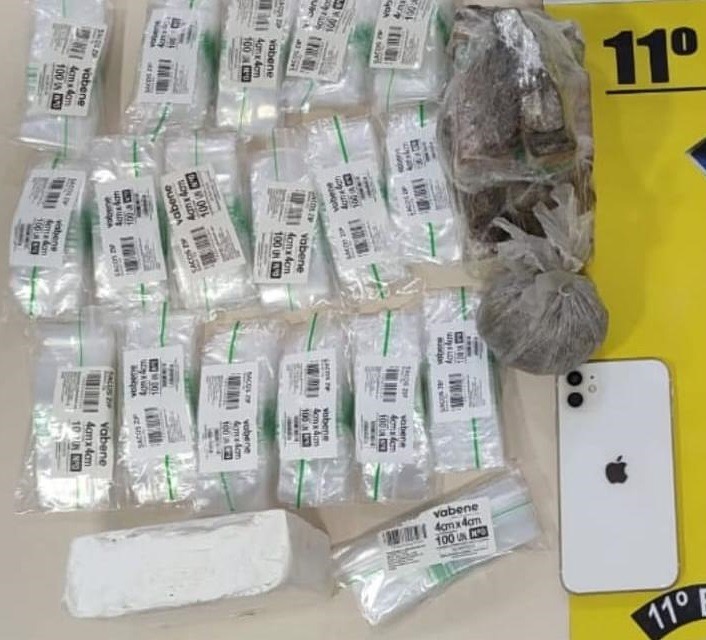 Homem é preso após esconder drogas em cadeirinha de criança em Piaçabuçu