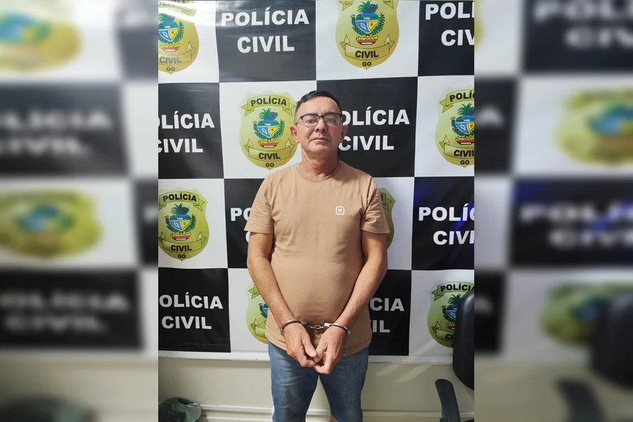 Homem é preso após perseguir, ameaçar e chantagear adolescente de 16 anos