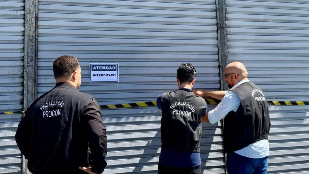 Procon interdita loja de pneus e mecânica após encontrar irregularidades graves em Maceió